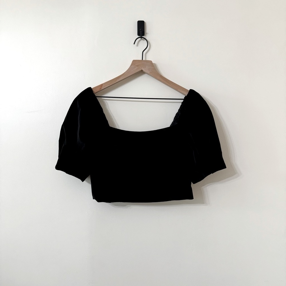 alice + olivia velvet top. Size 6